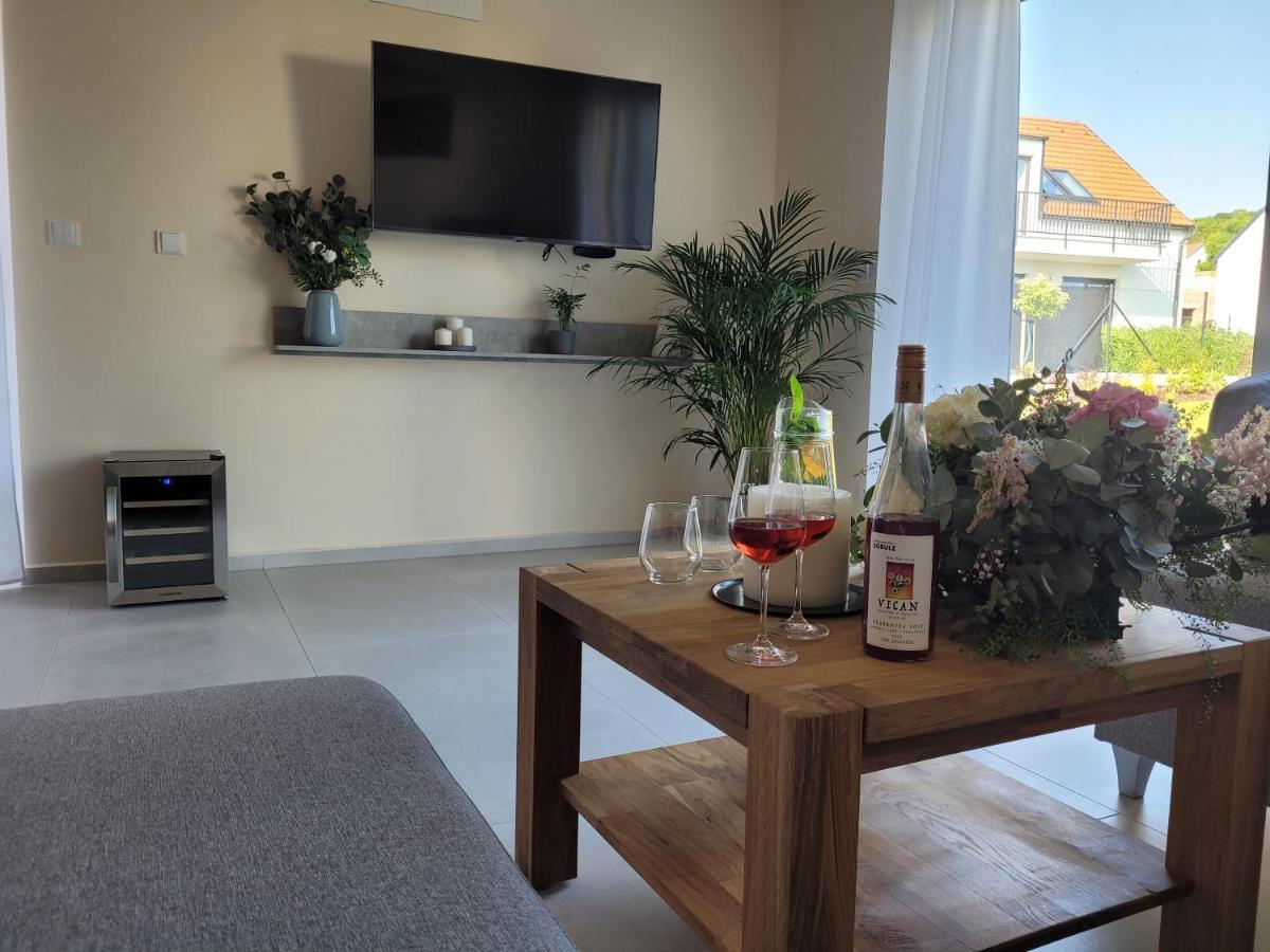 Apartamento Zamek Na Dlani Mikulov Exterior foto