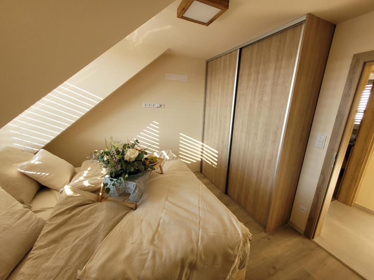 Apartamento Zamek Na Dlani Mikulov Exterior foto
